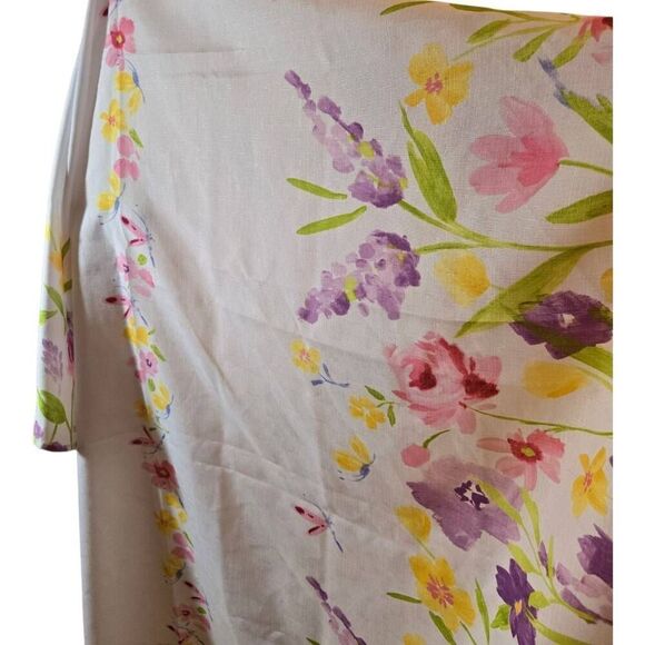 Rectangular Spring Floral Tablecloth - Picture 4 of 5